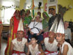 Z zespołem folkowym z Indii