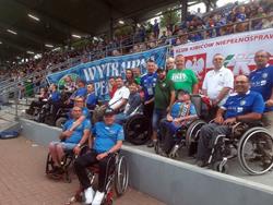 Stanowisko dla osób niepełnosprawnych na stadionie w Legnicy