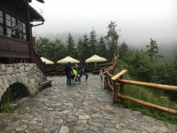 Zugang zum Gastronomiebereich am Morskie Oko